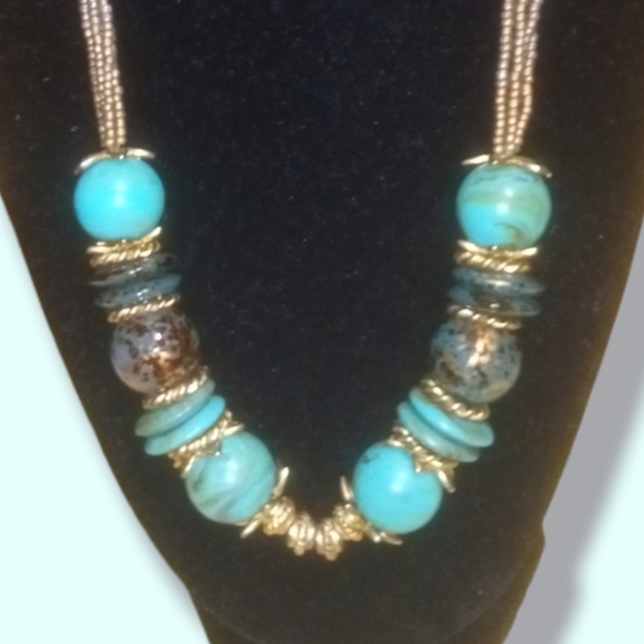 STATEMENT NECKLACE - Picture 2 of 2